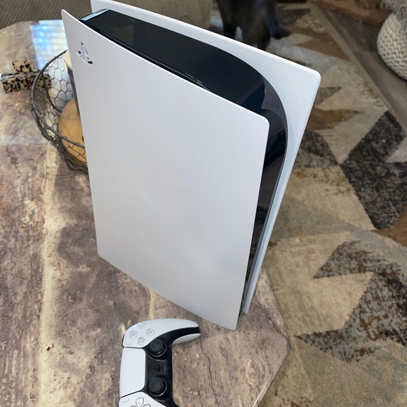 Ps5 - Picture 2 of 3